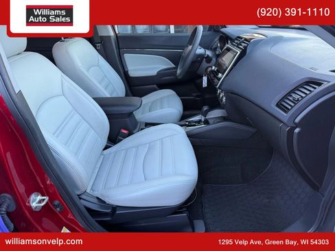 Used 2020 Mitsubishi Outlander Sport ES image 16