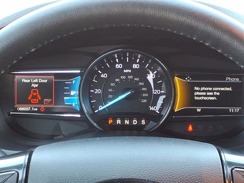 Used 2018 Ford Explorer XLT w/ Equipment Group 202A FWD image 29