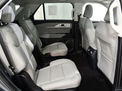 New 2026 Ford Explorer Active w/ Active Comfort Package AWD/4WD image 19