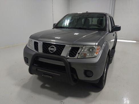 Used 2017 Nissan Frontier SV image 15