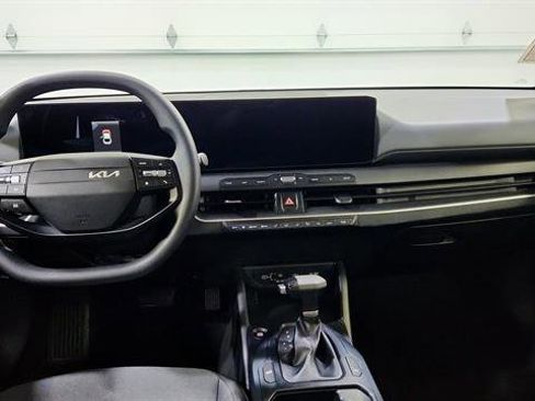 Used 2025 Kia K4 LXS image 22