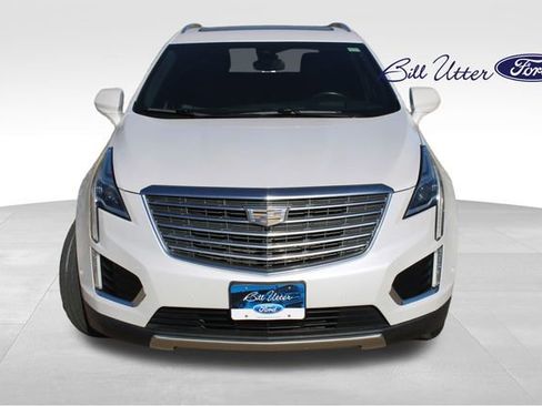 Used 2019 Cadillac XT5 Platinum image 2