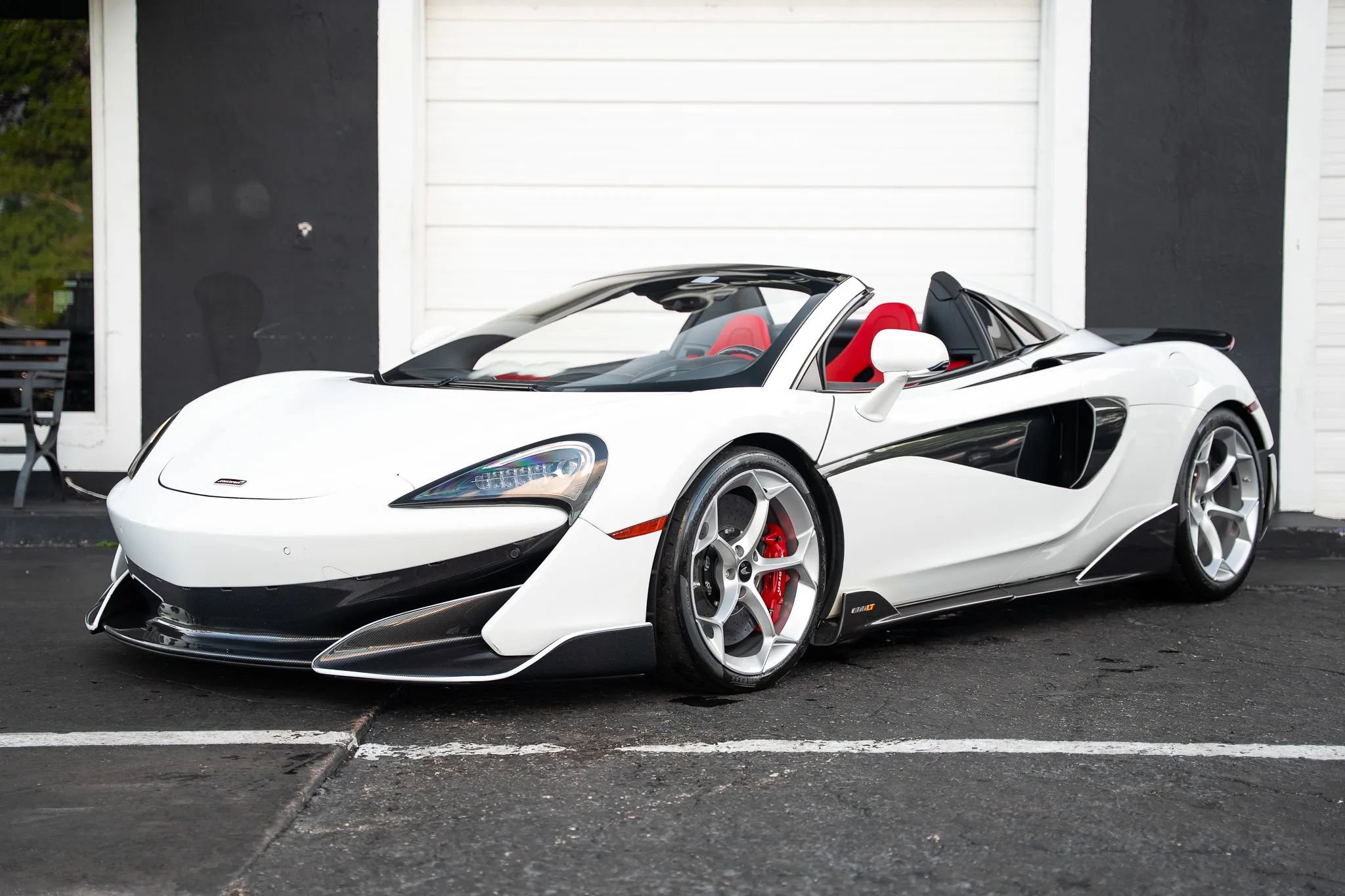 Used 2020 McLaren 600LT Spider RWD image 3