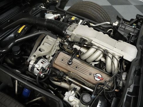 Used 1986 Chevrolet Corvette Convertible image 29