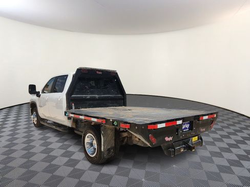 Used 2024 Chevrolet Silverado 3500 LT w/ Convenience Package AWD/4WD image 3