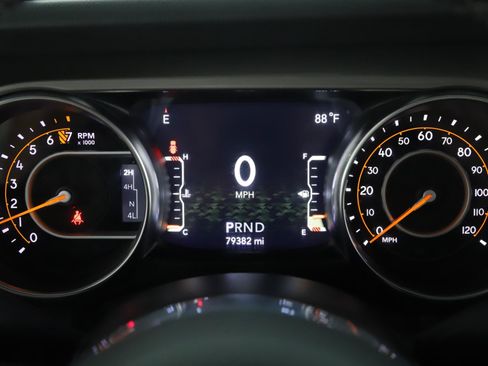 Used 2021 Jeep Wrangler Unlimited Sahara AWD/4WD image 11