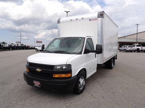 Used 2019 Chevrolet Express 3500 Extended RWD image 46