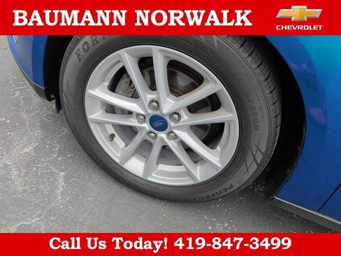 Used 2018 Ford Focus SE FWD image 11