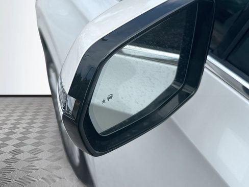 Used 2022 Cadillac XT6 Premium Luxury FWD image 18