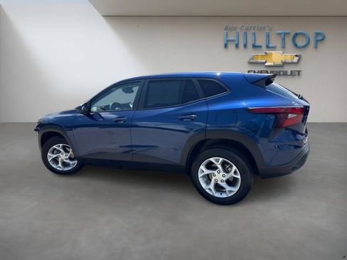 Used 2024 Chevrolet Trax LS w/ LS Convenience Package FWD image 8