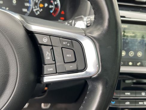 Used 2018 Jaguar F-PACE S AWD/4WD image 21