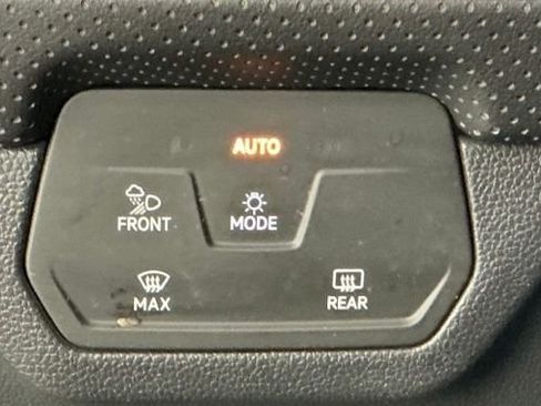 Used 2024 Volkswagen Atlas SEL Premium R-Line AWD/4WD image 13