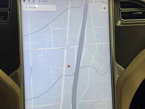 Used 2014 Tesla Model S 85 image 17