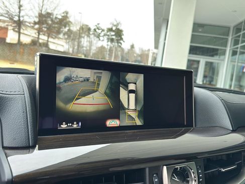 Used 2019 Lexus LX 570 4WD image 24