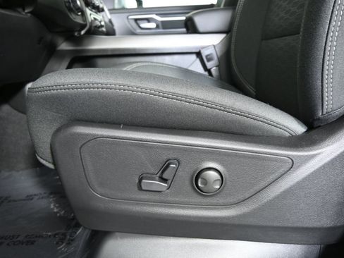 Used 2025 RAM 1500 Big Horn AWD/4WD image 21