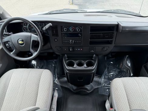 Used 2022 Chevrolet Express 3500 LS RWD image 23