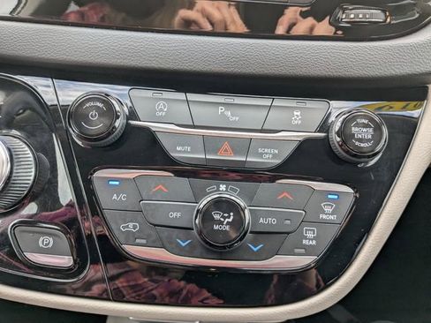 Used 2019 Chrysler Pacifica Touring Plus w/ Cold Weather Group image 23