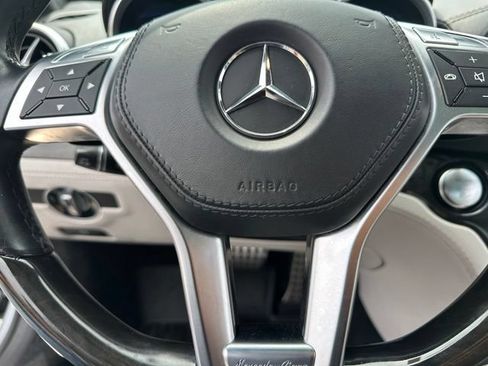Used 2013 Mercedes-Benz SL 550 image 24