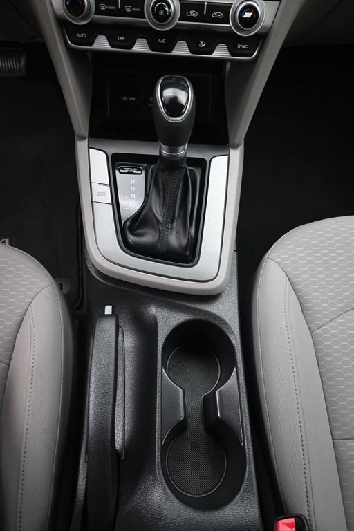 Used 2020 Hyundai Elantra SE FWD image 18