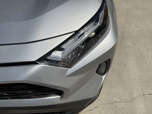 Used 2025 Toyota RAV4 XLE w/ Convenience Package image 6