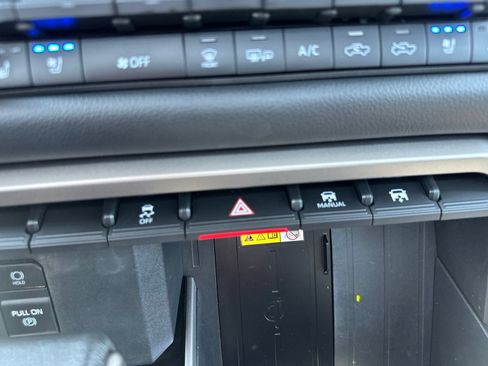 Used 2022 Toyota Tundra Limited w/ Power Package AWD/4WD image 60