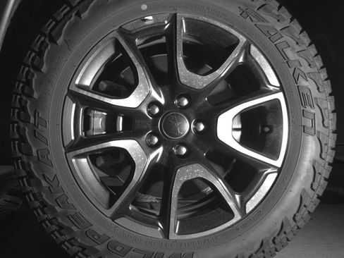 Used 2025 Jeep Compass Trailhawk AWD/4WD image 12