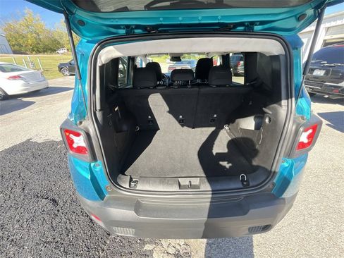 Used 2022 Jeep Renegade Sport w/ Sport Appearance Group image 23