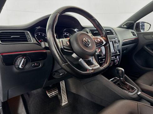 Used 2017 Volkswagen Jetta GLI image 22