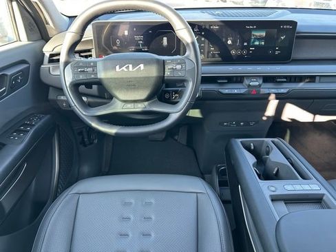 Used 2024 Kia EV9 Wind image 23