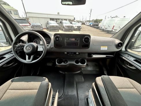 Used 2022 Mercedes-Benz Sprinter 3500 image 20