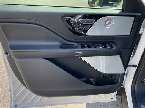 New 2026 Lincoln Aviator Reserve AWD/4WD image 11