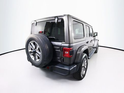 Used 2018 Jeep Wrangler Unlimited Sahara AWD/4WD image 7