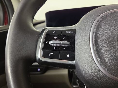 Certified 2025 Kia Carnival FWD image 21