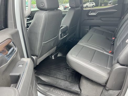 Used 2023 GMC Sierra 1500 SLT w/ SLT Convenience Package AWD/4WD image 32