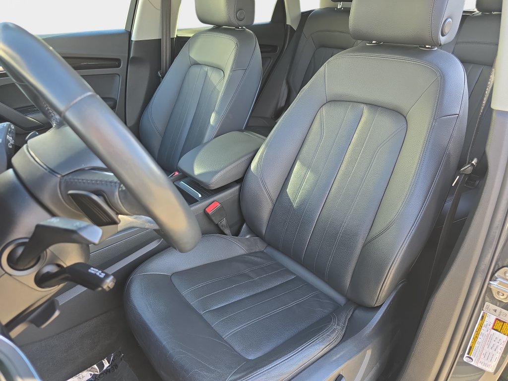 Used 2020 Audi Q5 e Premium w/ Convenience Package AWD/4WD image 18