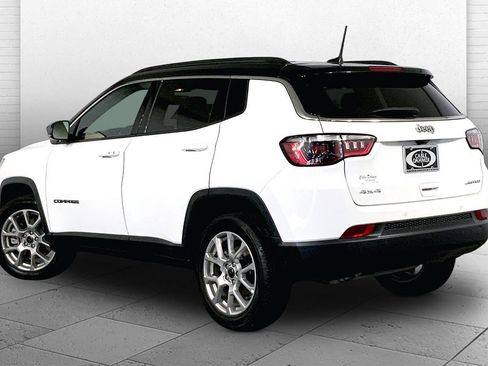 Used 2025 Jeep Compass Limited AWD/4WD image 11