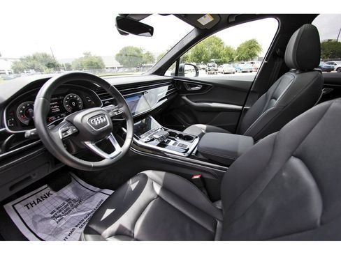 Used 2025 Audi Q7 3.0T Premium Plus AWD/4WD image 35