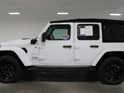 Used 2023 Jeep Wrangler Unlimited Sahara w/ Cold Weather Group AWD/4WD image 6