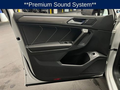 Used 2022 Volkswagen Tiguan SE R-Line image 18