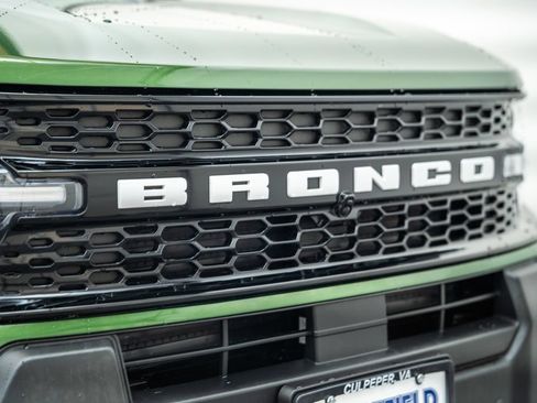Certified 2025 Ford Bronco Sport Outer Banks w/ Outer Banks Tech Package+ AWD/4WD image 11
