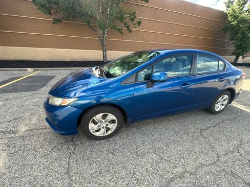 Used 2013 Honda Civic LX image 3