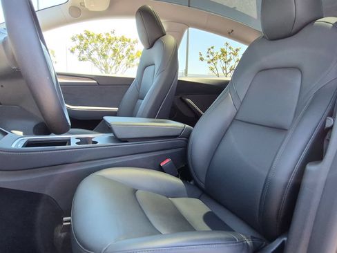 Used 2025 Tesla Model Y Long Range RWD image 20
