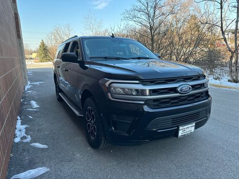 Used 2023 Ford Expedition Max XLT image 9