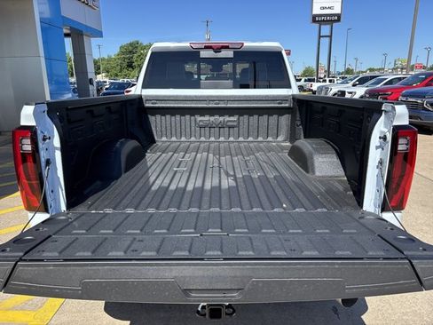 New 2026 GMC Sierra 2500 Denali Ultimate w/ LPO, Black Badging Package AWD/4WD image 5
