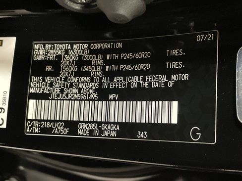 Used 2024 Toyota 4Runner SR5 Premium w/ Moonroof Package image 27