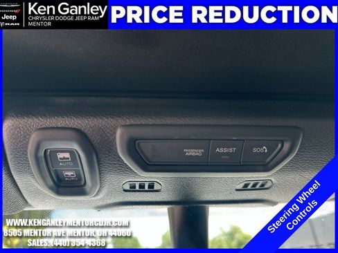 Used 2019 Jeep Wrangler Unlimited Sahara AWD/4WD image 17