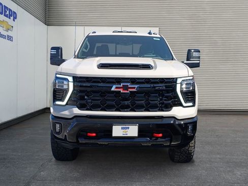 New 2026 Chevrolet Silverado 2500 ZR2 w/ LPO, Dark Essentials Package AWD/4WD image 8