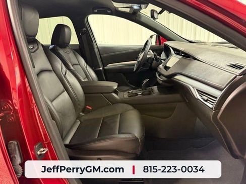 Used 2022 Cadillac XT4 Premium Luxury w/ Enhanced Visibility Package FWD image 22