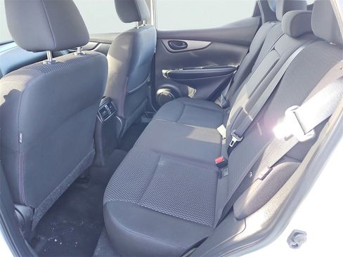 Used 2020 Nissan Rogue Sport S image 26