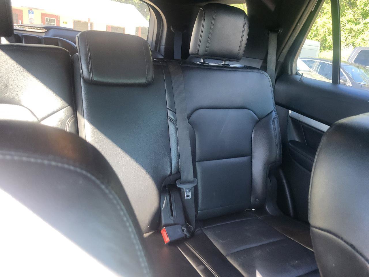Used 2016 Ford Explorer XLT w/ Equipment Group 202A FWD image 23